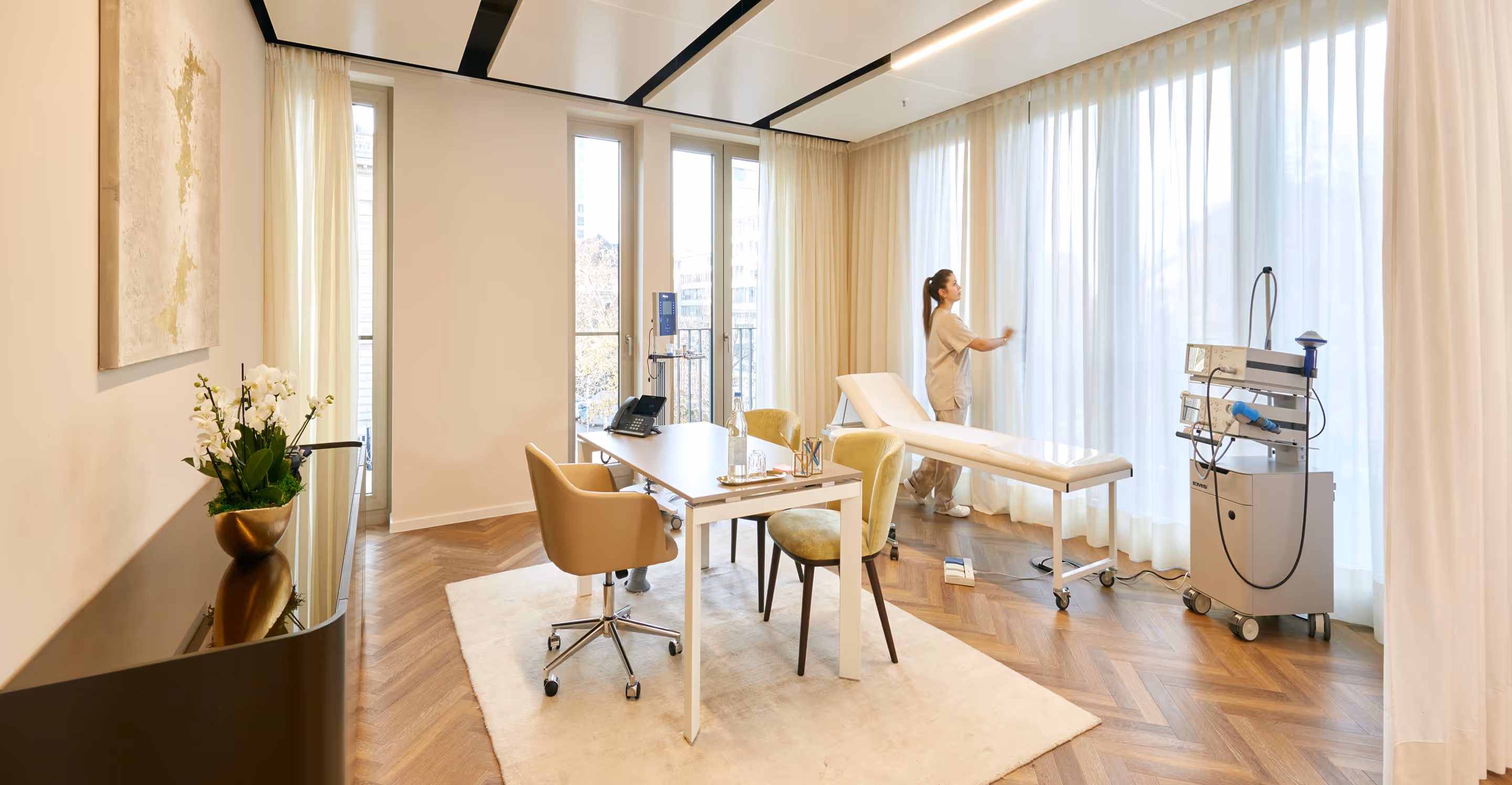 Moderner Behandlungsraum im Magna Med Facharztzentrum